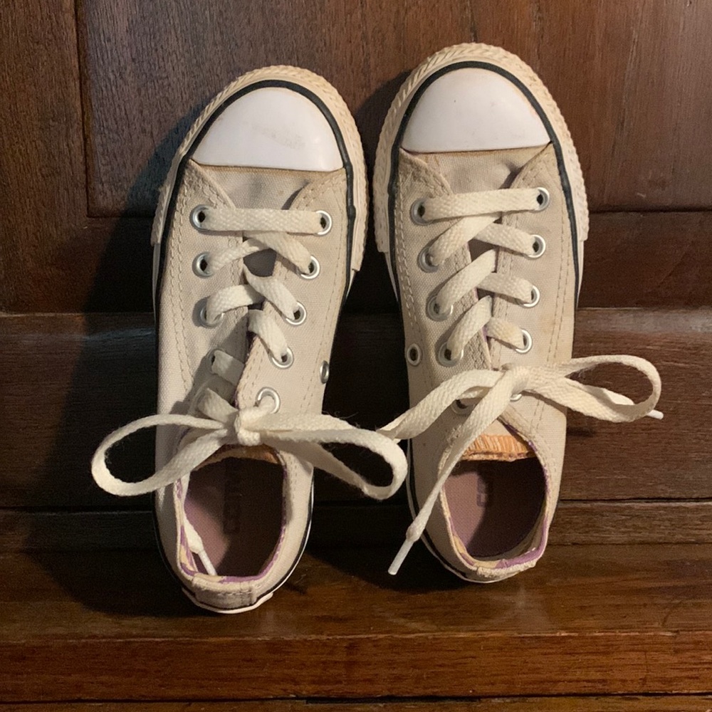 Girls’ size 11 white Converse All-Stars